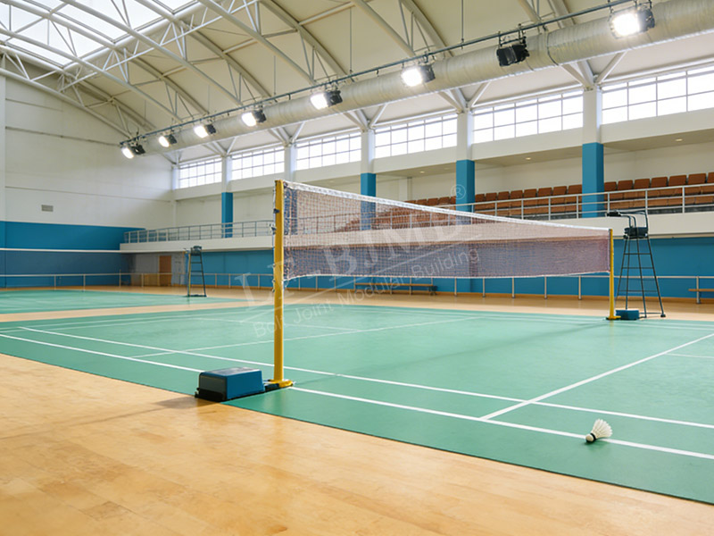 Легкая крыша общественного фитнес-центра